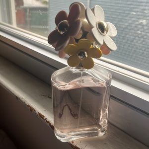 Selling my brand new Daisy Marc Jacobs Eau So fresh perfume it brand new